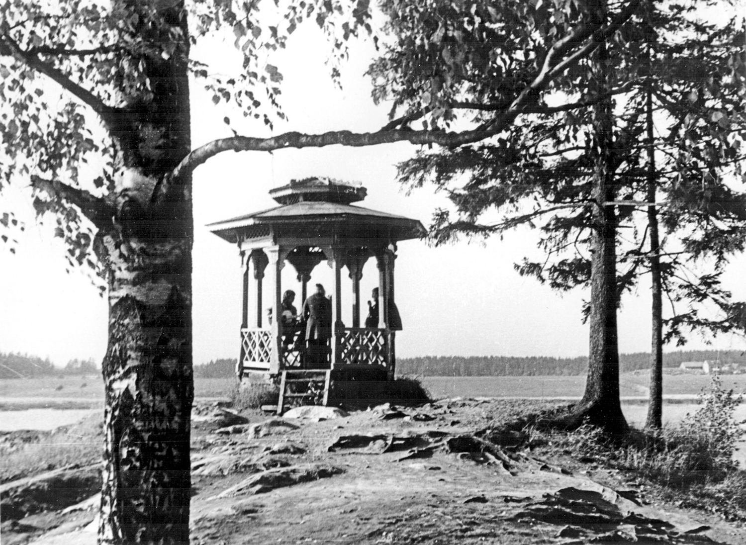 Беседка для поцелуев. hist 0040